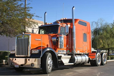 Orange Kenworth W900   (