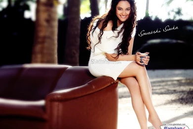 Sonakshi Sinha: Wallpapers