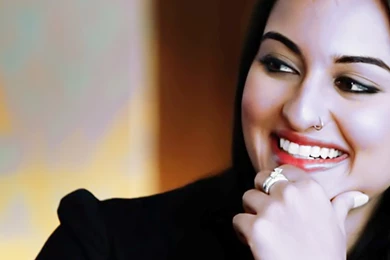 Sonakshi Sinha Wallpapers High Resolution And Quality Download