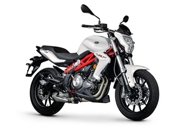 DSK Benelli TNT 300 Wallpapers