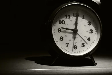 Old Clock iPad Air Wallpapers Download