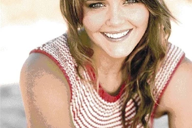 Pretyful   Rebecca Breeds Photo (10057560)   Fanpop