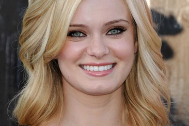 Sara Paxton smile hd wallpapers (4441)