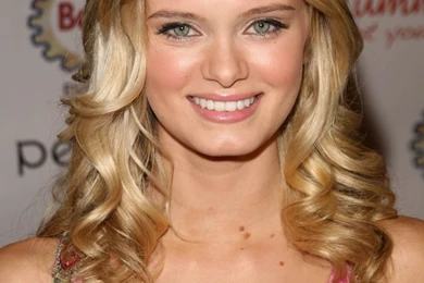 Cute Sara Paxton Wallpapers For Desktop Backgrounds