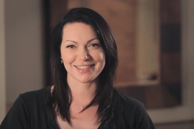 Join Laura Prepon On The Set Of Orange Is The New Black! YouTube