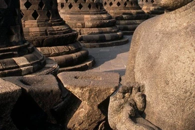 Buddha Statue iPhone 5 Wallpapers