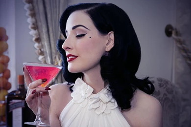 Dita Von Teese (3)   Wallpapers Bros.