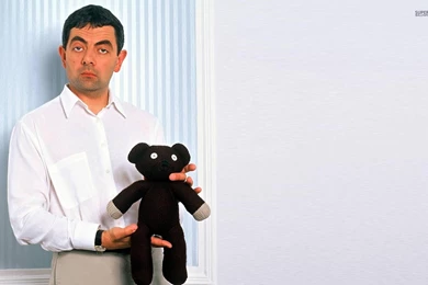 Mr. Bean With His Teddy Bear Wallpapers   TV Show Wallpapers