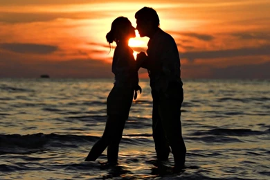 Sunset_love_romantic_couple 1920x1080.jpg