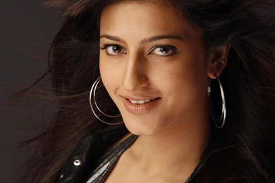 Shruti Hassan Cute Hd Images
