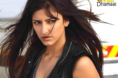 Shruti Hassan Wallpapers.. Very Gorgeous (4 Pictures)