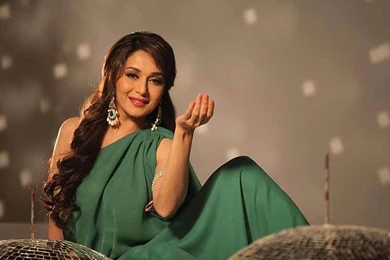 Madhuri Dixit Dancing Queen Wallpapers