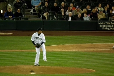 File:Felix Hernandez Pitching 1.JPG   Wikimedia Commons