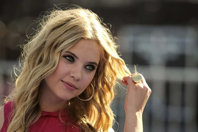 Ashley Benson HD Pictures