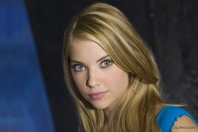Wallpapers ASHLEY BENSON – Windows 10 Wallpapers