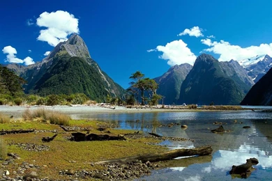 Desktop Wallpapers » Natural Backgrounds » Mitre Peak, Milford ...