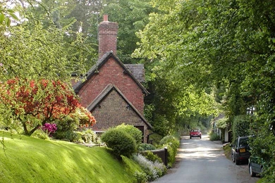 Choose A Gorgeous Green Country Wedding Venue For A Summer Wedding