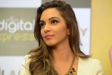 2014 New Movie Fugly Beautiful Actress Kaira Advani Wallpapers ...