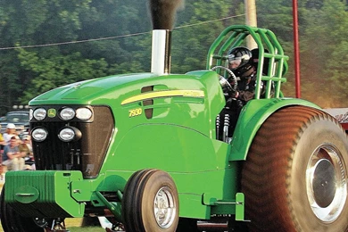 THE JOHN DEERE TRACTOR WALLPAPER   (