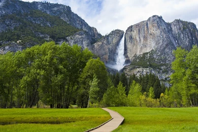 2 Yosemite Falls HD Wallpapers
