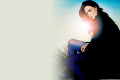 Free Halloween Wallpapers   Mmw Blog: Emily Deschanel Wallpapers ...