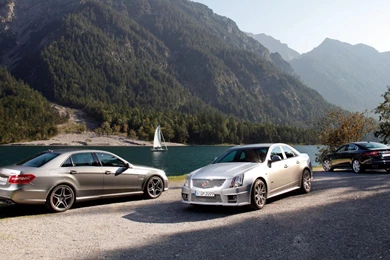 Cadillac CTS V Wagon Black   Image