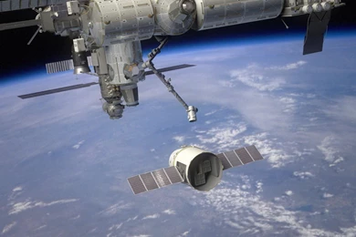 Download Wallpapers 3840x2160 Spaceship, Dragon, Iss, Planet, Earth ...