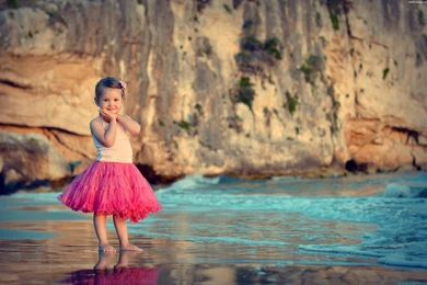 LITTLE GIRL CUTE WALLPAPER.jpg