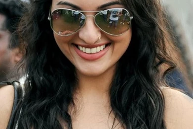 Bollywood Dabang Girl Sonakshi Sinha New/Latest Pic's And ...