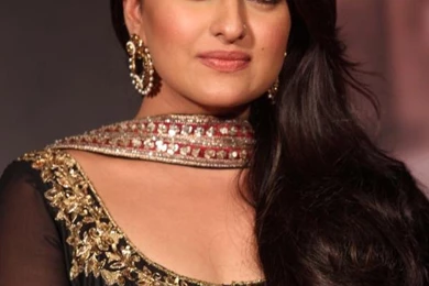 Download Sonakshi Sinha From Movie Dabang HD Desktop Backgrounds ...