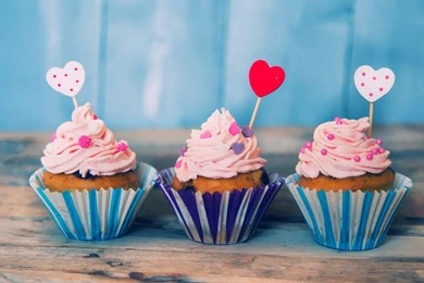 Love Cake Wallpapers & Valentine Cake Wallpapers For Lovers