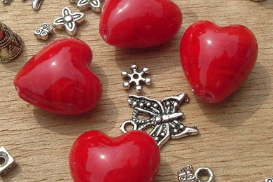 Wallpapers Cupid Heart Beads 800x800