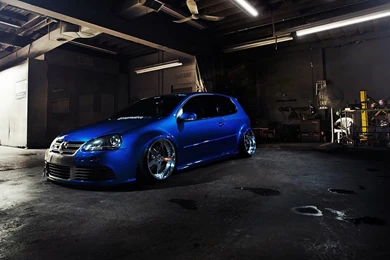Volkswagen Golf R32 Photo