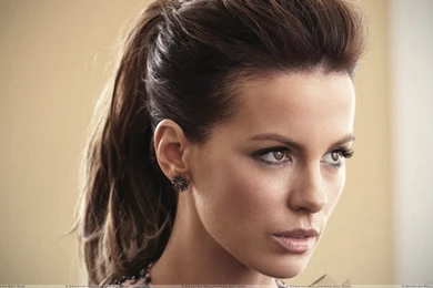 Kate Beckinsale Looking Something Side Face Closeup Wallpapers