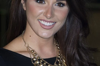 800x1201 Lucy Pinder HD Widescreen