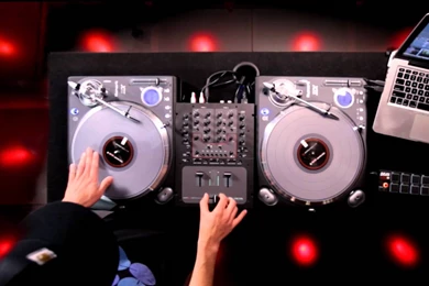 DMC World DJ Champion LigOne With Serato Scratch Live   YouTube