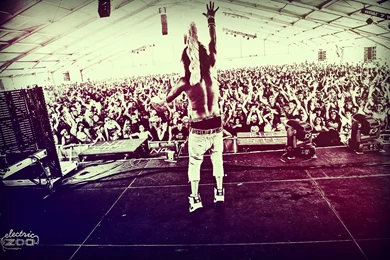 Browsing Digital Art On DeviantArt