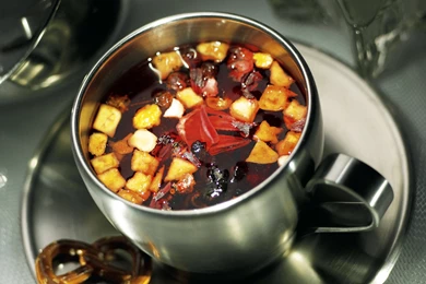 Download Wallpapers 3840x2400 Soup, Pot, Food Ultra HD 4K HD Backgrounds