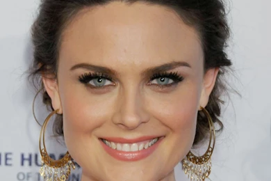 Gallery For > Emily Deschanel Wallpapers