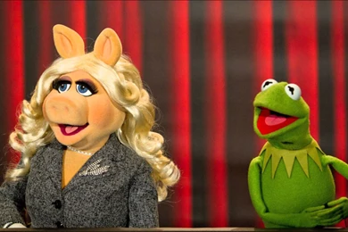 Tom Hiddleston Miss Piggy & Kermit The Frog Impressions   YouTube