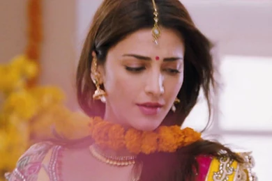 Shruti Hassan In Ramaiya Vastavaiya Hd Wallpapers