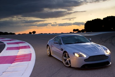 Aston Martin Vantage V12 Wallpapers   Image