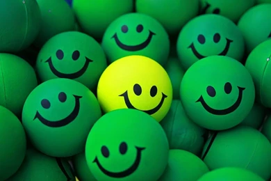 GAMBAR SENYUM LUCU WALLPAPER Senyum Indah Dan Cantik