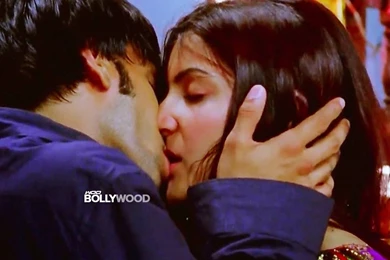 Anushka Sharma Kiss Photos