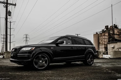 Black 2012 Audi Q7 S line Wallpapers