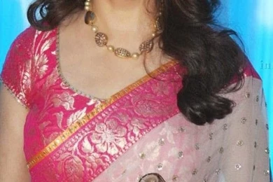 Free Download HD Wallpaper: Madhuri Dixit Hot HD Wallpapers ...