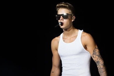 Justin Bieber HD Wallpapers • PoPoPics.com