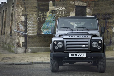 2012 Land Rover Defender Wallpaper.jpg