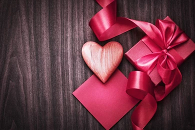 Gift A Red Heart Images To Lover Hd Pics For Mobile Whatsapp