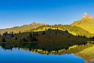 InterfaceLIFT: 3360x1050 Wallpapers Sorted By Comments